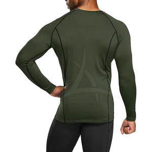 Chemises de compression personnalisées en gros pour hommes, manches longues, écologiques, respirantes, col rond, en spandex/polyester, vêtements de sport actifs - Product Image 5