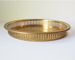 Plateaux décoratifs en laiton de qualité supérieure pour la décoration d'hôtels, de restaurants et de maisons - Product Image 1