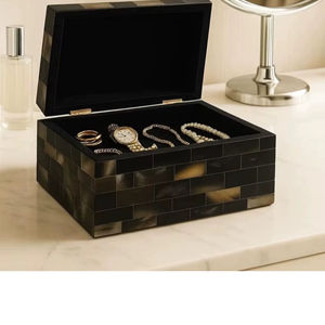 Boîte en corne de buffle pour le rangement de bijoux et de cadeaux - Intérieur doux pour les objets délicats Haute qualité - Product Image 1