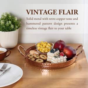 Plateau de présentation rond en métal ton cuivre avec un design martelé artisanal, élégant plateau de service décoratif pour la maison et les événements - Product Image 3
