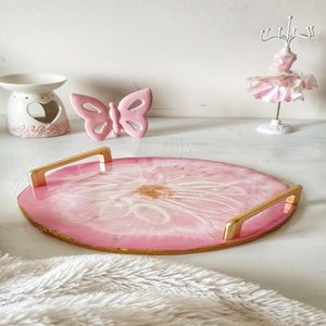 Plato de resina de primera calidad con patrón brillante hecho a mano, ideal para fiestas de entretenimiento en el hogar, celebraciones u ocasiones de regalo - Product Image 1