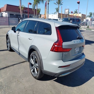 PRISTINE CLEAN 2025 Vol-vo V60 Cross Country B5 Plus VOITURE - Product Image 3