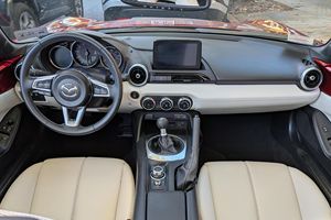 MAZDA MX-5 MIATA GRAND TOURING 2021 d'occasion, conduite à gauche/droite - Product Image 3