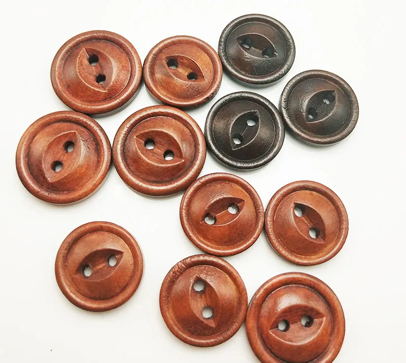 कस्टम संलग्न मुस्कान 2 छेद 16L भूरे रंग के गोल कॉफी कपड़े के लिए प्राकृतिक लकड़ी का बटन