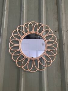 Espejo de pared decorativo de ratán Diseño hecho a mano Adecuado para decoración de Vietnam listo para exportar - Product Image 5