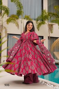 Nouvelle Élégance Dressing Tendance Vêtements Ethniques Dernier Pur Mal Coton Kurti Avec Pantalon & Dupatta Imprimé Numérique à Vendre - Product Image 2