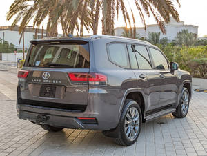 <b>Toy</b> ota Land Cruiser 2022 For Sale Hot Petrol Diesel Brand New Used Left hand Top Low mileage Luxury interior V8 engine 4x4Clean - Product Image 3