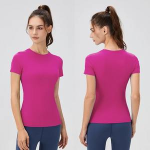 Camiseta ajustada de secado rápido para mujer para deportes, Fitness, Yoga y correr, manga corta con absorción de sudor y características delgadas - Product Image 3