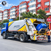 Camion compacteur de déchets hydraulique 4x2 diesel 12m³ à chargement arrière pour rues urbaines