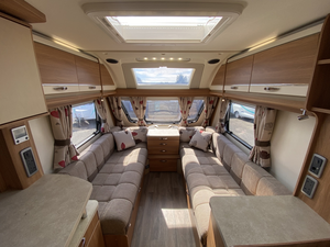 SWIFT CHALLENGERRS Mini caravane de voyage, camping-car 4 lits avec lits superposés latéraux, cuisine et salle de bain entièrement équipées, camping-car RV avec pack solaire - Product Image 6