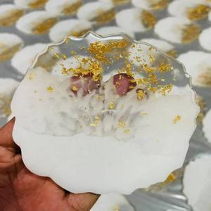 Dessous de verre faits à la main en résine avec des tapis époxy métalliques à motif tourbillon parfaits pour table à manger, bureau à domicile et cadeaux décoratifs - Product Image 1