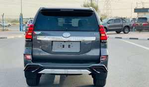 SUV d'occasion 2024, 4.5L V8 automatique, cuir, Euro IV, caméra arrière 360°, transmission automatique intelligente, en bon état, prêt à rouler - Product Image 6