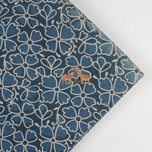 Tela de Algodón Índigo Hecha a Mano en India, Estampada con Bloques Sanganeri, Tela de Jaipur, Material en Crudo para Vestidos - Product Image 3