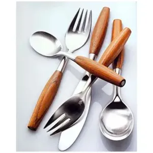 Juego de cubiertos de acero inoxidable vintage con mango de latón dorado, perfecto para accesorios de hotel, hogar y comedor - Product Image 4