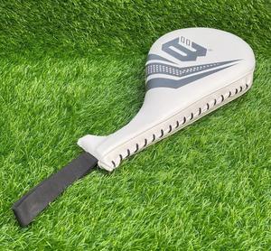 Gants de combat semi-contact de 8oz pour kickboxing karaté taekwondo sports à main ouverte fabriqués à partir de pagaies de taekwondo en cuir de qualité - Product Image 5