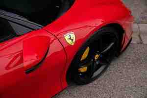 2024 SF90 Stradale AWD Volante a la Izquierda Asientos de Cuero Cámara Trasera EN Buen Estado Listo para Conducir - Product Image 5