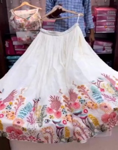 Élégant Premium Lehenga Choli Coding Fox Georgette 9 aiguilles brodées de paillettes fonctionnent avec Cancan & Canvas Patta - Product Image 1