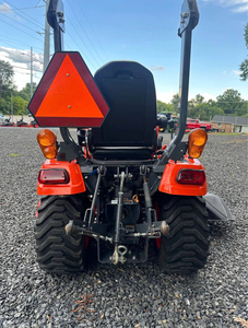 Tracteur agricole compact d'occasion Kubota BX2380 4x4 roues motrices, rouge, machine agricole - Product Image 3