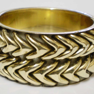 Bracelet jonc en cuivre plaqué or à chevrons entrelacés de luxe pour femmes, design tressé large tendance, élégant et poli - Product Image 1