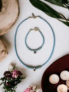 Ensemble collier et bracelet DAFNI Evil Eye en perles de plastique faites à la main - Coloré pour la fête des mères et la Saint-Valentin - Product Image 1