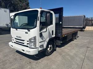 Camion plateau NPR 2016 prêt à l'emploi - 150 CV, boîte automatique 6 vitesses, livraison porte-à-porte - Product Image 4