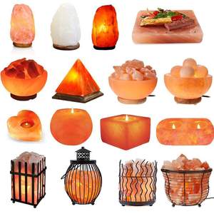 Lampe au sel rose de l'Himalaya 100% naturelle faite à la main avec base en bois pour la décoration de la maison à Noël et à Pâques - Product Image 4