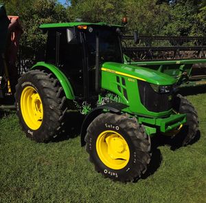รถแทรคเตอร์4WD 40hp John Deere 4052เมตรในออสเตรีย - Product Image 1