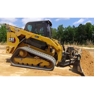 Skid Steer de qualité professionnelle pour les chantiers avec une charge de basculement élevée, un moteur à faibles émissions et un cadre compact - Product Image 5
