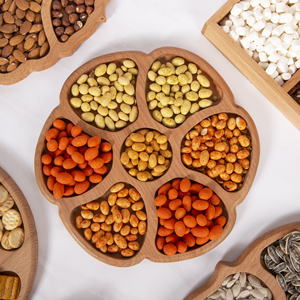 Plateau à collation rond en bois de hêtre à 7 sections - Plateau de service compartimenté de 30 cm - Plateau haut de gamme en bois pour noix, bonbons et sauces - Product Image 4