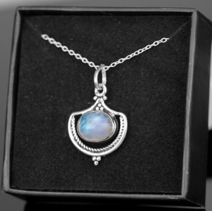 Collier pendentif ovale en argent sterling plaqué or 925 avec pierre de lune en labradorite turquoise Bijoux élégants pour femmes - Product Image 1
