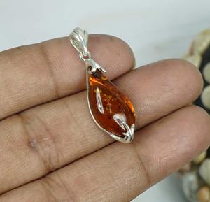 Colgante en forma de pera de ámbar Báltico natural de sólida plata de ley 925 - Product Image 4