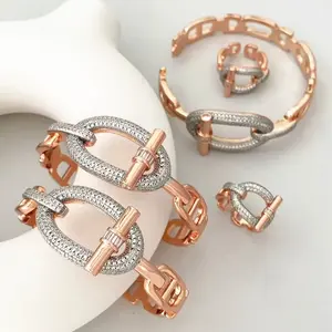 Anillo de Dedo de Diseño Moderno y Elegante con Hebilla OT, Completamente Adornado con Circonitas, Chapado en Dos Tonos, Joyería de Lujo para Mujer, Juego de Anillos y Brazaletes - Product Image 2