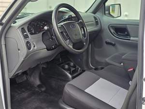 H & S D'OCCASION 2009 FORD RANGER D'OCCASION 4X4 VOITURE PROPRE - Product Image 3