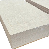 Professionnel personnalisé très brillant finition laquée entièrement assemblée ensemble d'armoires de cuisine carcasse de clé en bois Type d'emballage de Style en bois