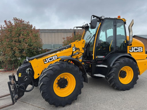 Chargeuse sur pneus télescopique JCB TM320S d'occasion, 150 CV, chargeuse articulée, capacité de levage de 3200 kg, à vendre - Product Image 4