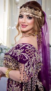 2025 @ Elegante bordado en vestido de caftán púrpura para mujer con cuentas de cristal embellecidas, Dabka, perlas, trabajo de piedra zardozi - Product Image 3