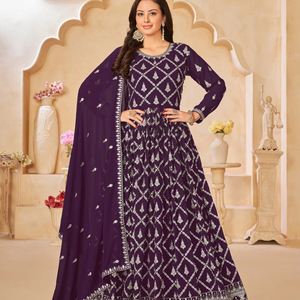 Costume lourd en fausse Georgette Anarkali dans de belles couleurs - Product Image 1