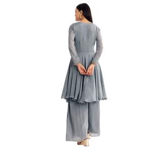 Costume gris Chinon Zardosi Kurta Palazzo vente en gros de vêtements ethniques pour femmes fournisseur d'usine OEM costume de fête personnalisé avec Dupatta - Product Image 5