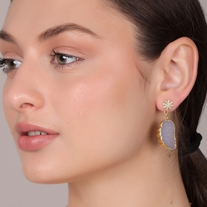 ต่างหูทรงหยดน้ำประดับด้วยหยกดรูซี่เคลือบทอง 18K ทำด้วยมือจากทองเหลือง |   เครื่องประดับเจ้าสาวสุดฮิต |   ผู้ผลิตอินเดีย DUA - Product Image 6