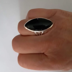 Bague en onyx fait à la main en argent sterling 925 déclaration de pierres précieuses plates noires pour les femmes pour un anniversaire de fête ou un cadeau de mariage - Product Image 2