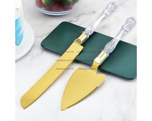 Service à manger élégant et à dessert en acier inoxydable avec poignée en acrylique Serveur à gâteaux parfait pour les occasions et les réunions de famille Spcl - Product Image 1