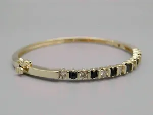 Bracelet jonc en argent sterling 925 avec moissanite ronde taille brillant vintage pour femme, plaqué or, cadeau de mariage et de fête - Product Image 2