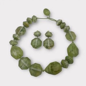 สร้อยคอเรซินสุดหรูสำหรับเป็นของขวัญสำหรับผู้หญิงจี้สีสันสดใสสำหรับเครื่องประดับแฟชั่นผู้หญิงสร้อยคอเรซินตัวอักษรทำด้วยมือ - Product Image 6