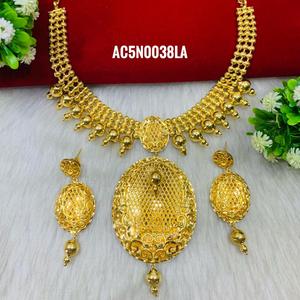 Nouveautés Parure de bijoux en laiton plaqué or 18 carats Joli collier et boucles d'oreilles tendance pour femmes Styles tendance - Product Image 3