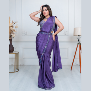 ผ้าส่าหรีจากดีไซเนอร์แต่งด้วยมือประดับด้วยเลื่อมเพทายประกายสำหรับสวมใส่ตามเทศกาลจากอินเดีย - Product Image 1