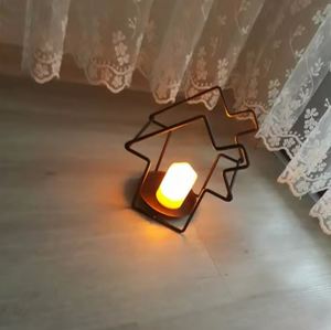 Portavelas de metal de nuevo diseño o candelabro para decoración de hogar y boda disponible en tamaño y diseño personalizados - Product Image 2