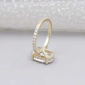 Anillo de Compromiso Ovalado con Halo Oculto Certificado por IGI, con Banda de Diamantes Pavé, Colección de Anillos de Diamantes en Oro Amarillo - Product Image 5