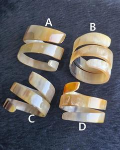 Bracelets en corne de buffle naturelle, fabrication artisanale de bijoux en corne de buffle - Product Image 2