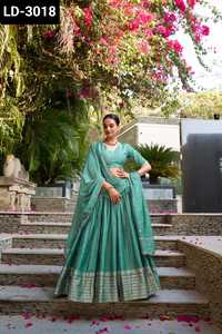 Las últimas mujeres usan Fancy Lehenga Choli para bodas y festivales Use Tussar Silk Lehenga Choli con borde de viscosa Dupatta Set - Product Image 4