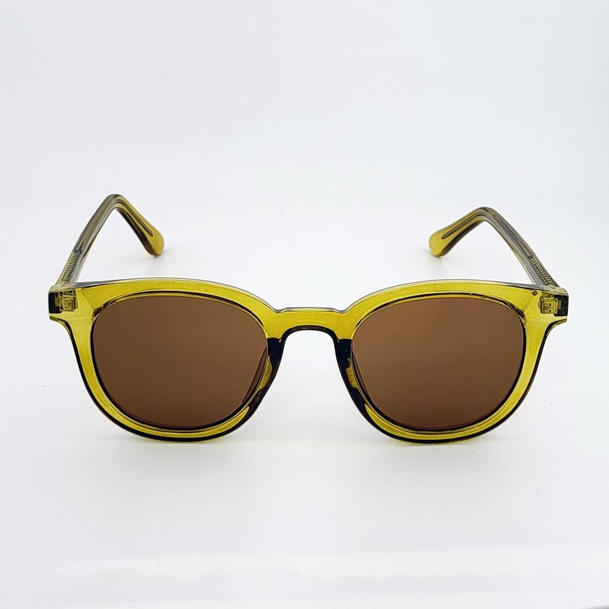 สีน้ำตาล